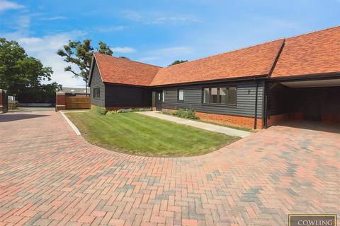 3 bedroom detached house for sale, Coxes Farm Road, Billericay