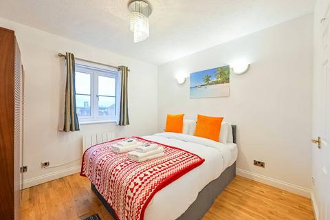 2 bedroom flat to rent, Wheat Sheaf Close, Docklands, London, E14