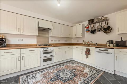 9 Austwick Close, Leicester, LE4 0SJ