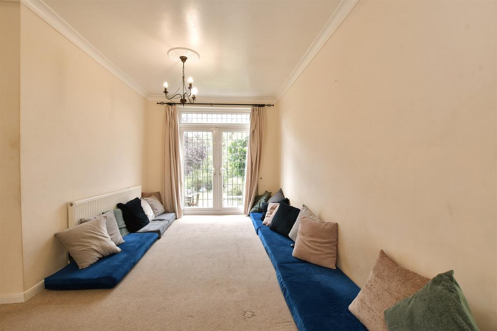 Lounge/Dining Room