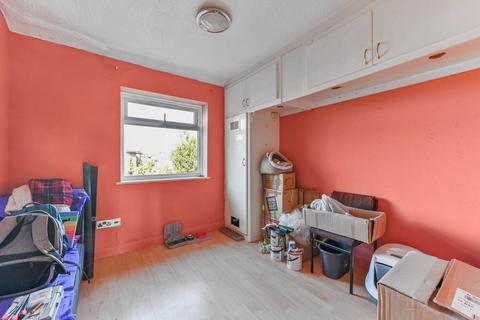 8 Oxtoby Way, London, SW16 5HD