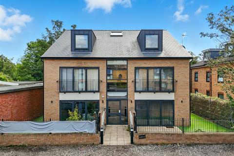 1 bedroom flat for sale, Western Road, Romford