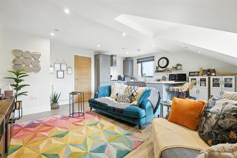 1 bedroom flat for sale, Western Road, Romford