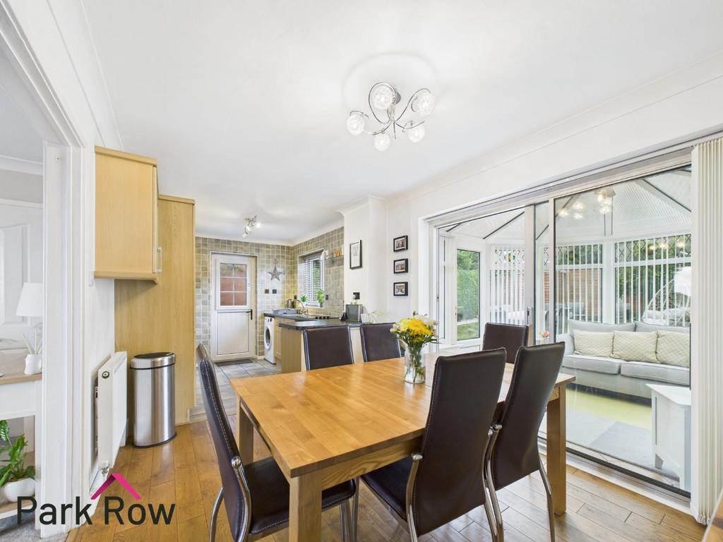 Kitchen/ dinner