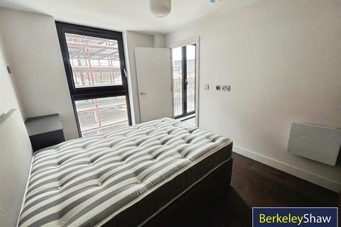 1 bedroom apartment to rent, Aquitania West Waterloo Place, Triskelion Way, Liverpool