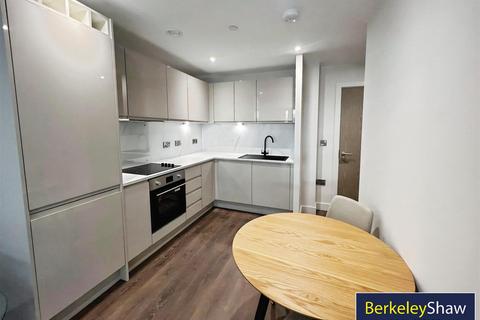 1 bedroom apartment to rent, Aquitania West Waterloo Place, Triskelion Way, Liverpool