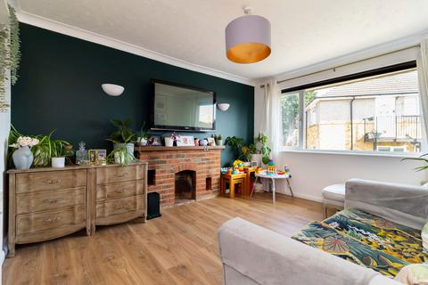 2 bedroom maisonette for sale, Addison Close, Caterham CR3