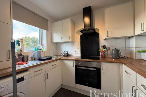 2 bedroom apartment for sale, Globe Road, Hornchurch, RM11