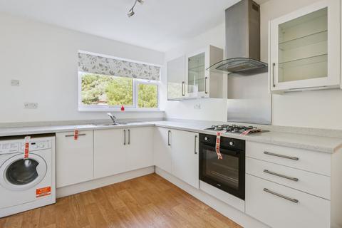 2 bedroom maisonette for sale, Broomfield Court, Weybridge, Surrey, KT13