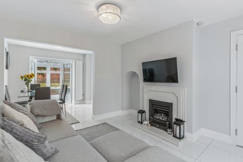 3 bedroom end of terrace house for sale, Knightsfield, Welwyn Garden City, Hertfordshire, AL8 7JE