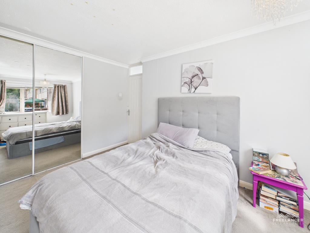 Bedroom 1a