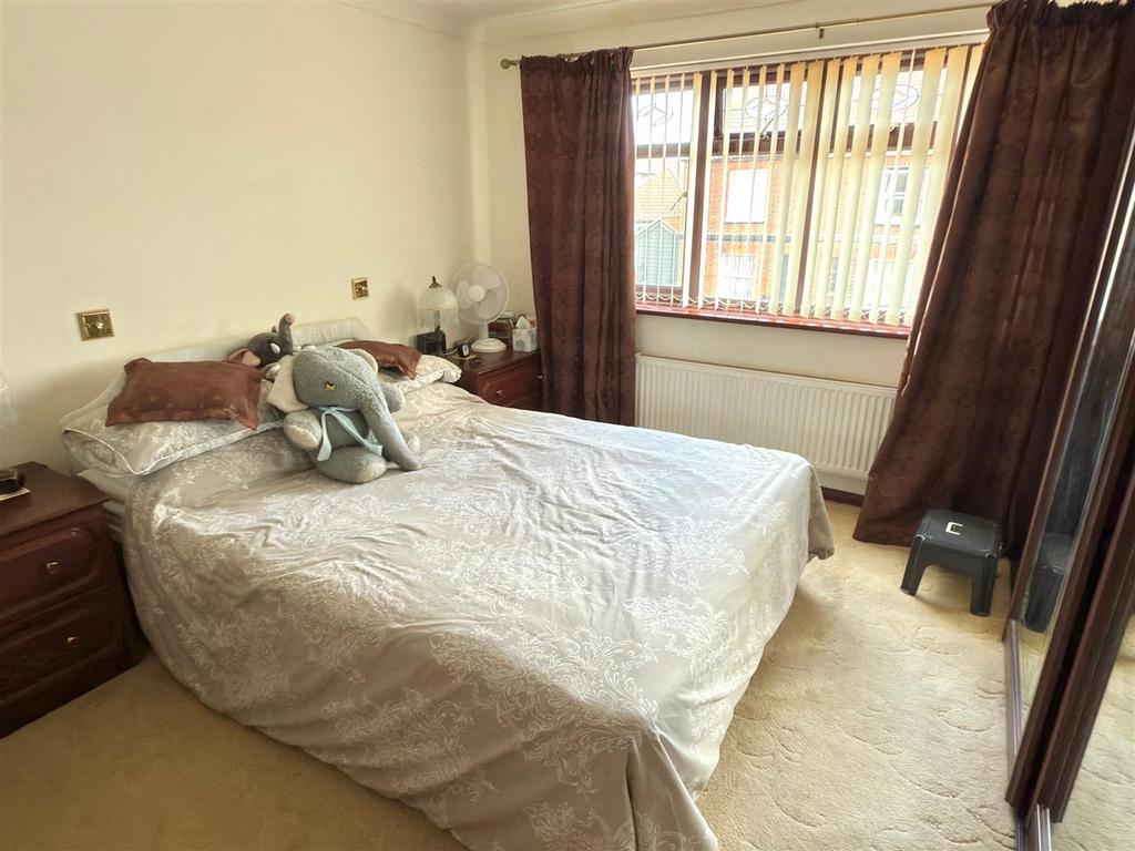 BED 1.jpg