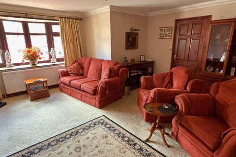 4 bedroom detached house for sale, Wilson Road, East Pakefield, Lowestoft, Suffolk, NR33
