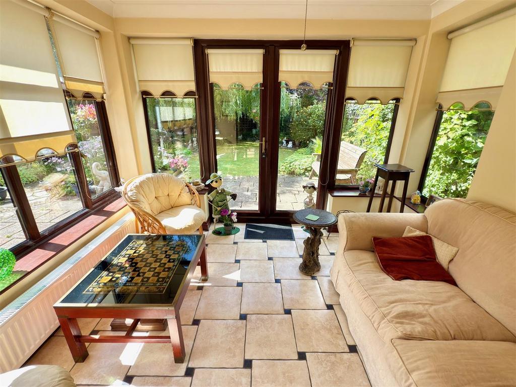 GARDEN ROOM.jpg