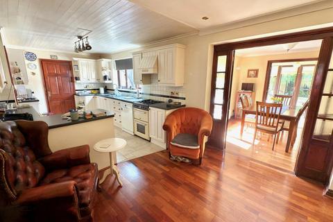 4 bedroom detached house for sale, Wilson Road, East Pakefield, Lowestoft, Suffolk, NR33
