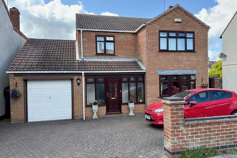 4 bedroom detached house for sale, Wilson Road, East Pakefield, Lowestoft, Suffolk, NR33