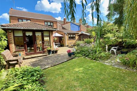 4 bedroom detached house for sale, Wilson Road, East Pakefield, Lowestoft, Suffolk, NR33