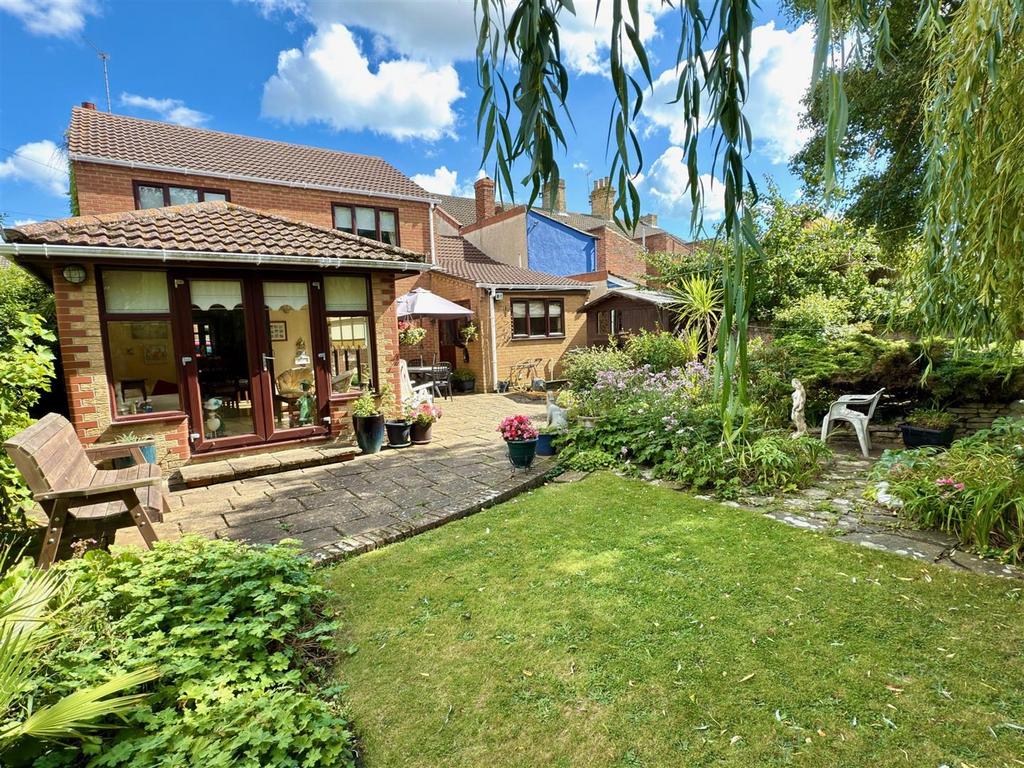 PATIO.jpg