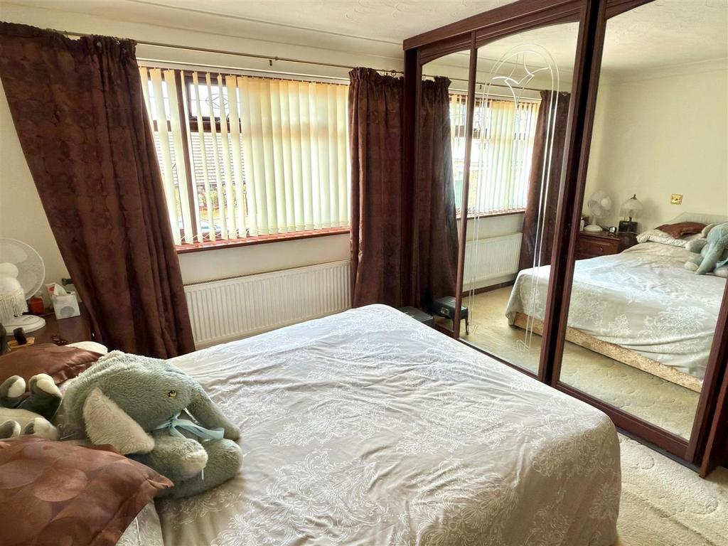 MASTER BEDROOM.jpg