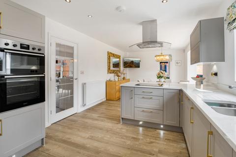 4 bedroom detached house for sale, Deepfields Drive, Shipley