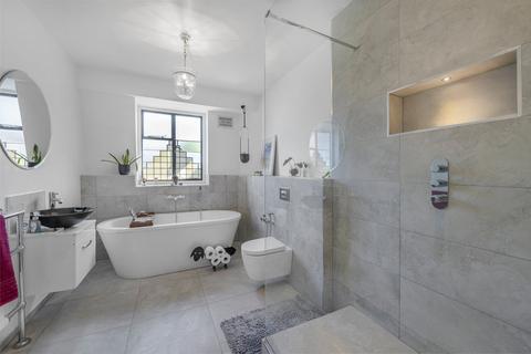 3 bedroom flat for sale, Wildcroft Manor, Wildcroft Road, London