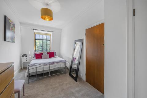 3 bedroom flat for sale, Wildcroft Manor, Wildcroft Road, London