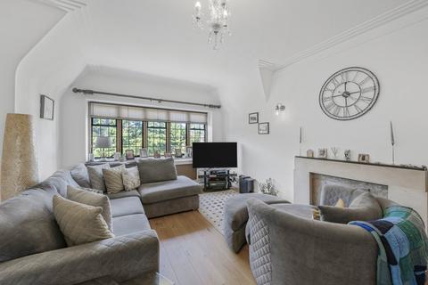 3 bedroom flat for sale, Wildcroft Manor, Wildcroft Road, London