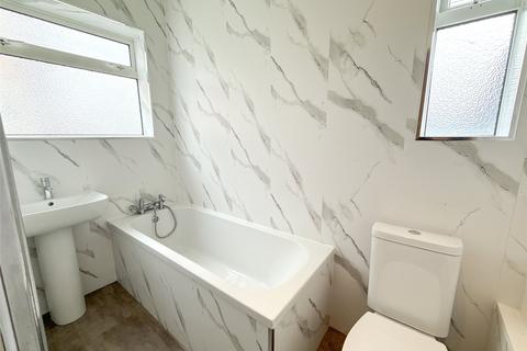 2 bedroom apartment for sale, Kings Road North, Wallsend, NE28