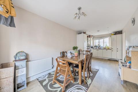 16 Awebridge Way, Gloucester, GL4 4FQ