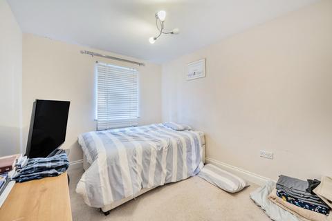16 Awebridge Way, Gloucester, GL4 4FQ