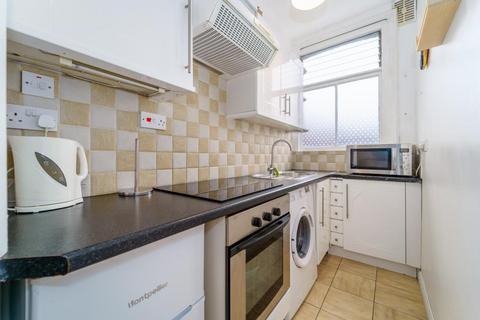 1 bedroom apartment to rent, Queens Walk, W5 1TP