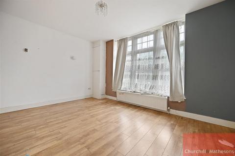 2 bedroom flat for sale, High Street, London