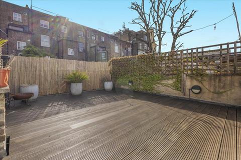 3 bedroom maisonette to rent, Portobello Road, London, W11