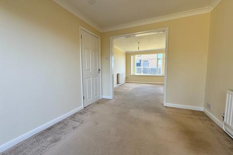 15 Ashley Drive, Gonerby Hill Foot, Grantham, NG31 8JL