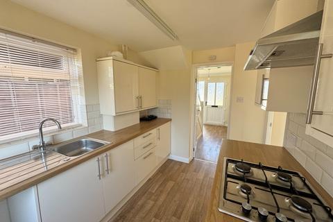 15 Ashley Drive, Gonerby Hill Foot, Grantham, NG31 8JL