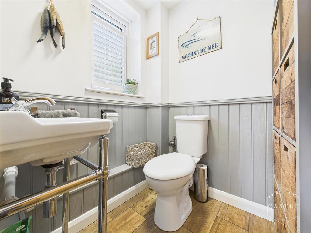 Guest cloakroom