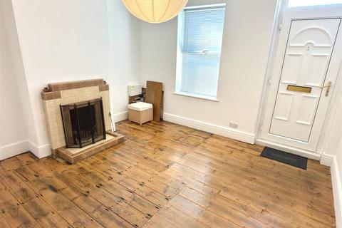 2 bedroom end of terrace house for sale, Bixley Road, Lowestoft, Suffolk, NR33