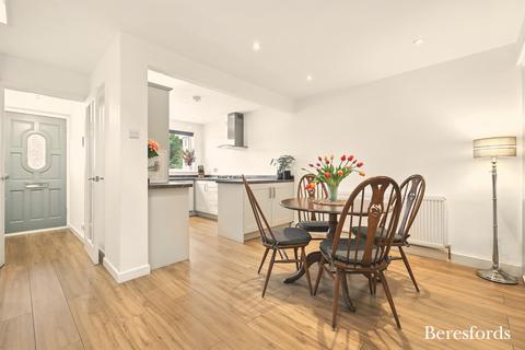 20 Falkirk Close, Hornchurch, RM11 3QJ