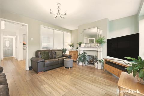 20 Falkirk Close, Hornchurch, RM11 3QJ