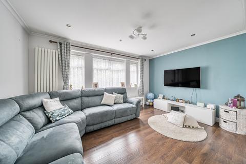 7 Acorn Grove, Ruislip, HA4 6PL