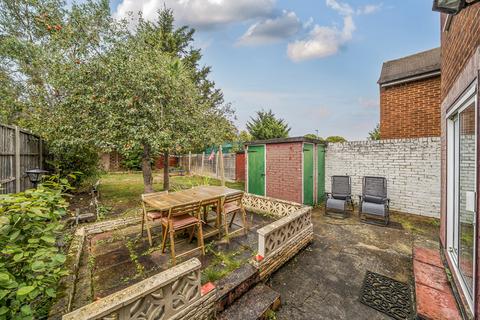 7 Acorn Grove, Ruislip, HA4 6PL