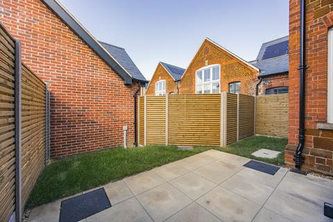 3 bedroom house for sale, Beautiful Renovated Property within Walking Distance of the Beach