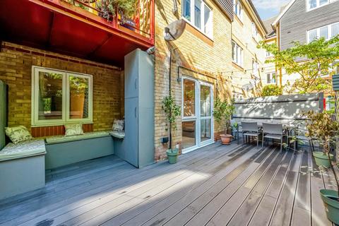 2 bedroom apartment for sale, Bordeston Court,The Ham, Brentford