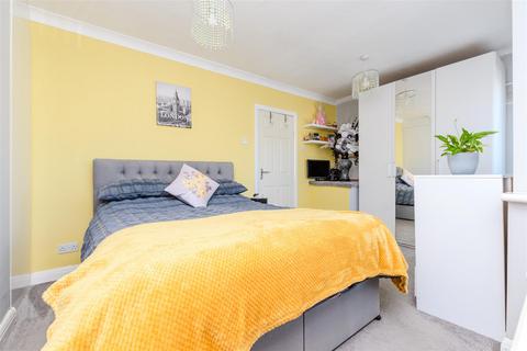23 Binland Grove, Chatham, ME5 9UU