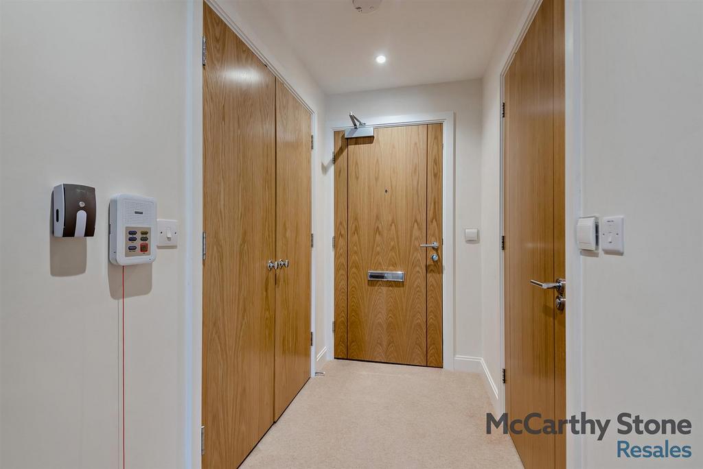 8661005-interior01-800.jpg