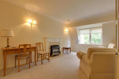 1 bedroom retirement property for sale, Homewillow Close, London