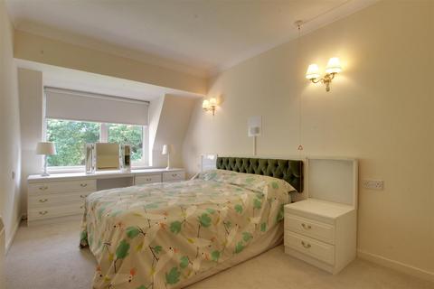 1 bedroom retirement property for sale, Homewillow Close, London