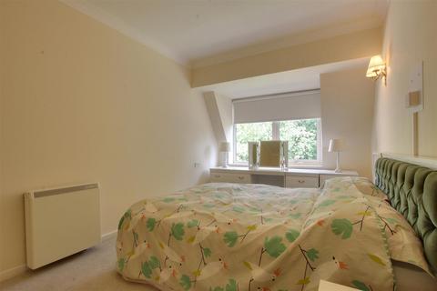 1 bedroom retirement property for sale, Homewillow Close, London