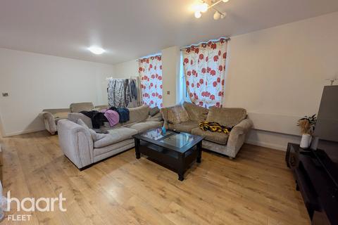 2 bedroom apartment to rent, Farnborough Road, FARNBOROUGH