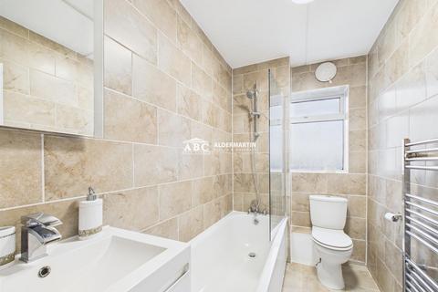 2 bedroom flat for sale, Whitchurch Lane, Edgware
